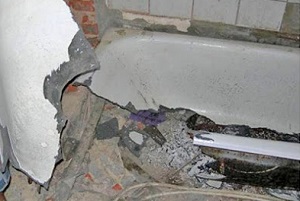 Демонтаж ванны в Отрадном