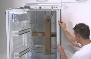 Установка встраиваемого холодильника в Отрадном