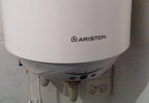 Замена водонагревателя Аристон в Отрадном